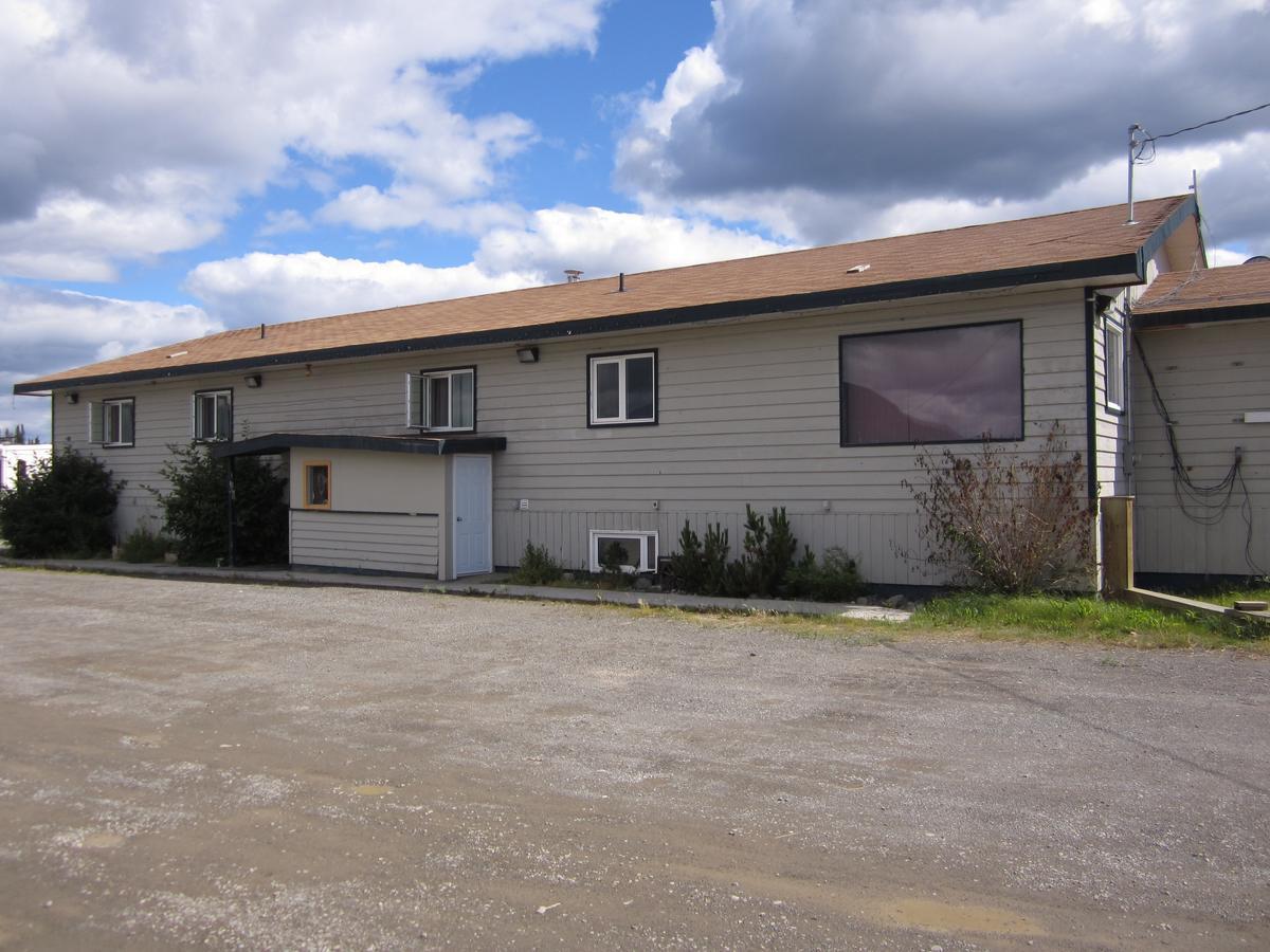 Nisutlin Trading Post Motel Teslin ภายนอก รูปภาพ